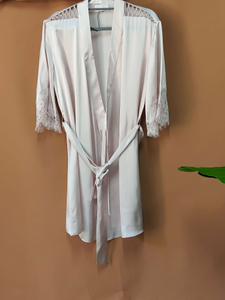 Personligt unikt design Blush Pink kvinders silke Kimono Robe til brude